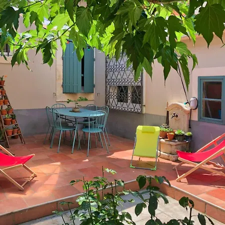 Maison De Familiale, Bel Exterieur, Piscine ! * Nîmes