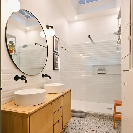 Maison De Familiale, Bel Exterieur, Piscine ! *